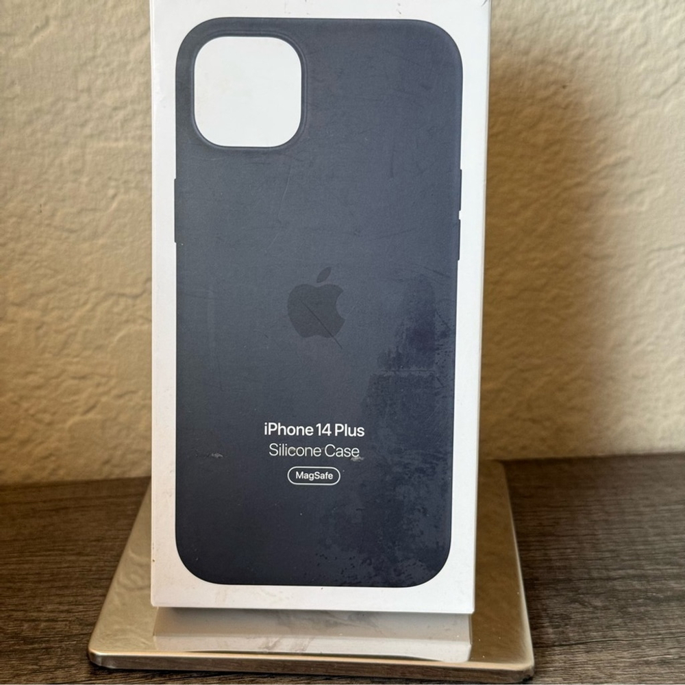 Apple iPhone 14 Plus Silicone Case - Black NEW OPEN BOX